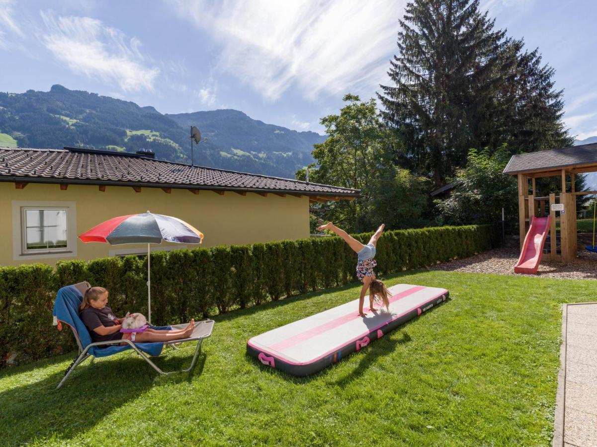 Garni Nill Hotell Schwendau Exteriör bild