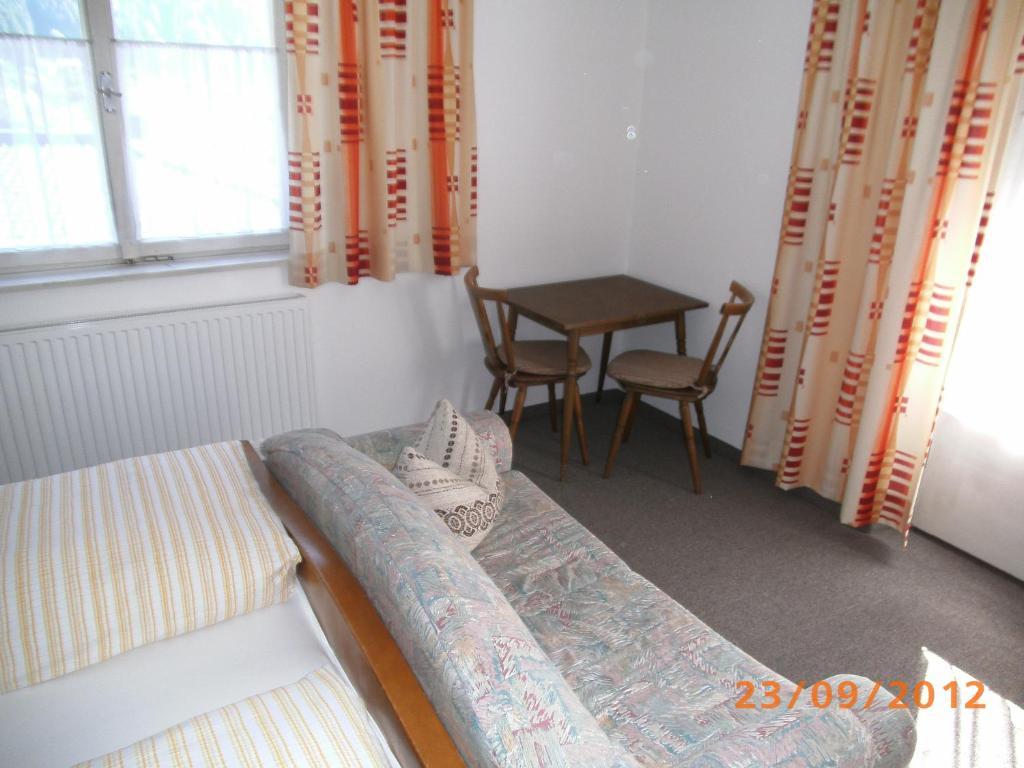 Garni Nill Hotell Schwendau Rum bild